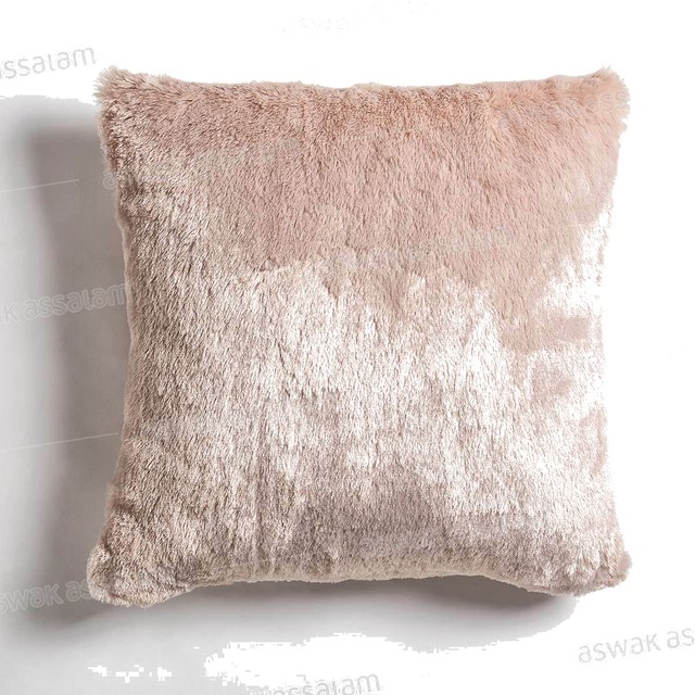COUSSIN EN FAUSSE FOURRURE – BEIGE 50*50CM